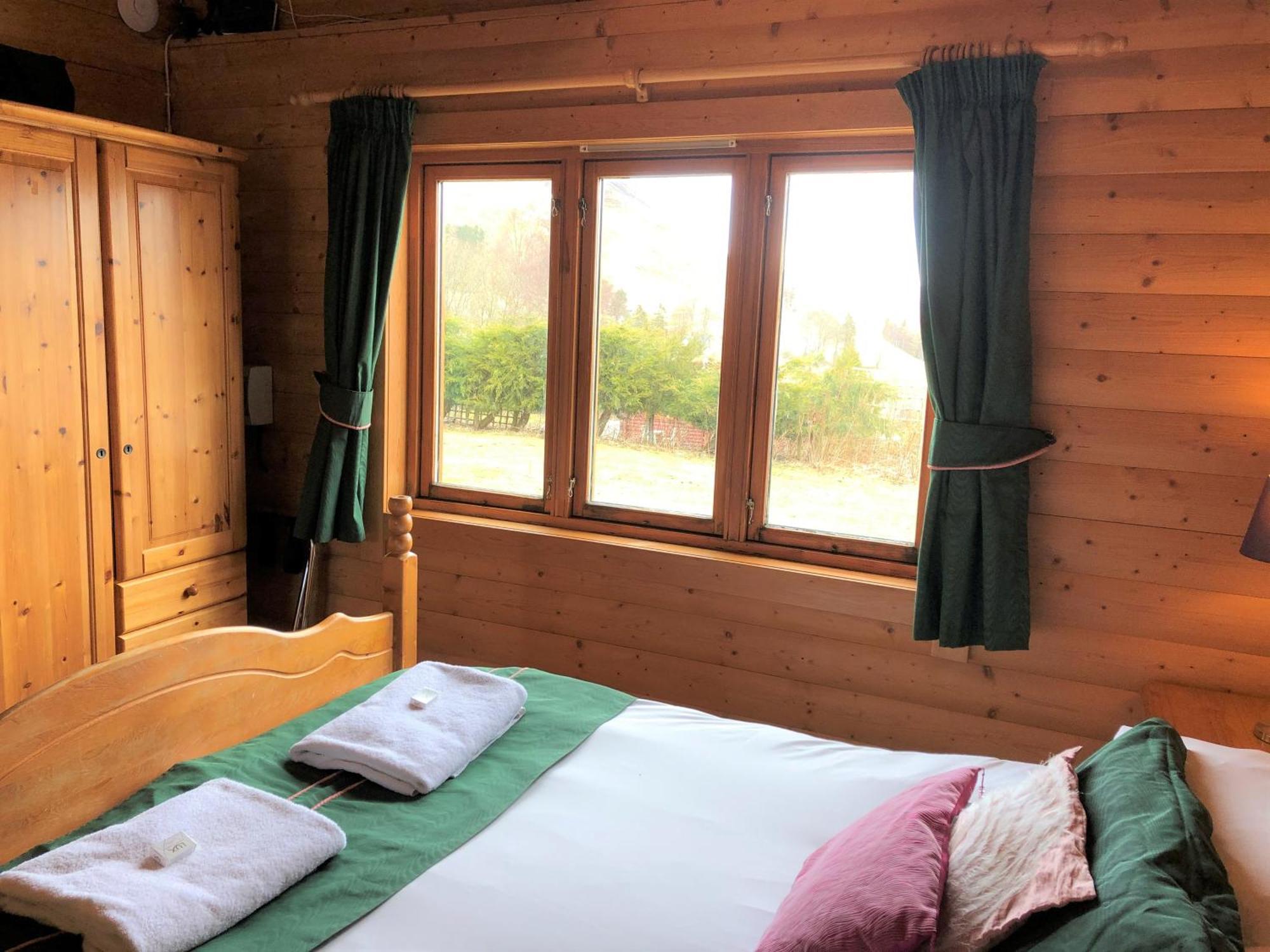Glenbeag Mountain Lodges Spittal of Glenshee Ruang foto