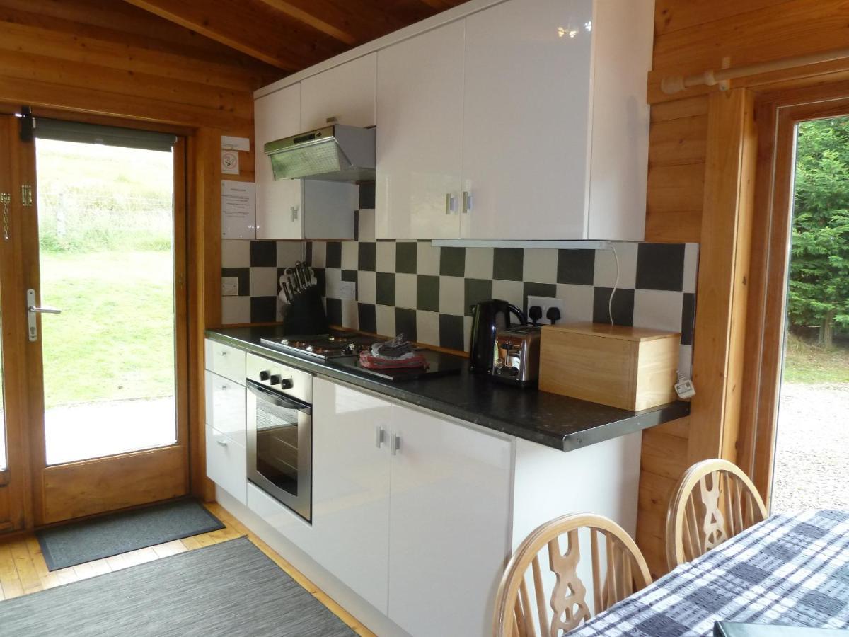 Glenbeag Mountain Lodges Spittal of Glenshee Bagian luar foto