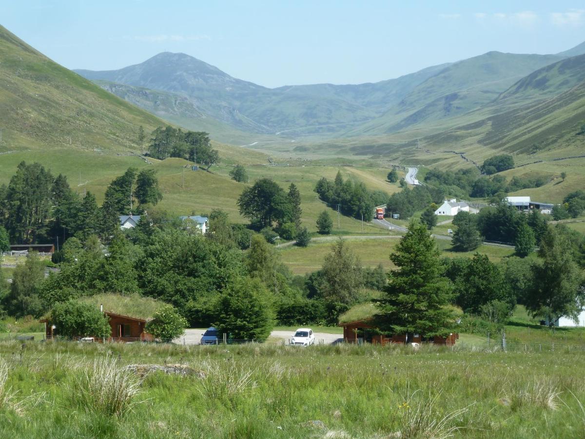 Glenbeag Mountain Lodges Spittal of Glenshee Bagian luar foto