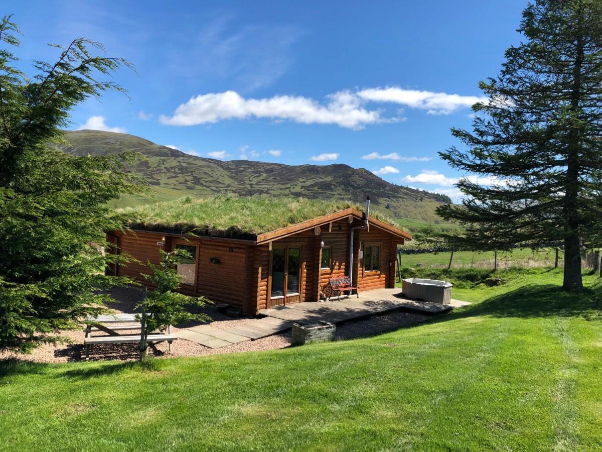 Glenbeag Mountain Lodges Spittal of Glenshee Bagian luar foto