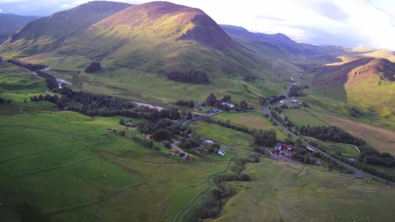 Glenbeag Mountain Lodges Spittal of Glenshee Bagian luar foto
