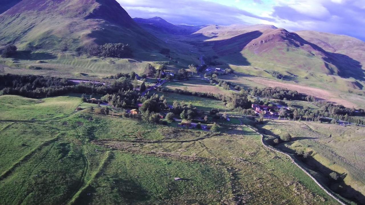 Glenbeag Mountain Lodges Spittal of Glenshee Bagian luar foto